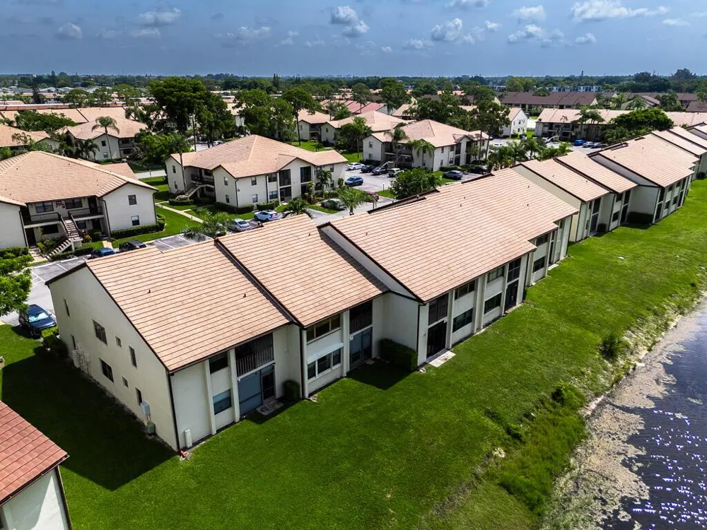 7650 Tahiti Lane #105 Lake Worth, FL 33467