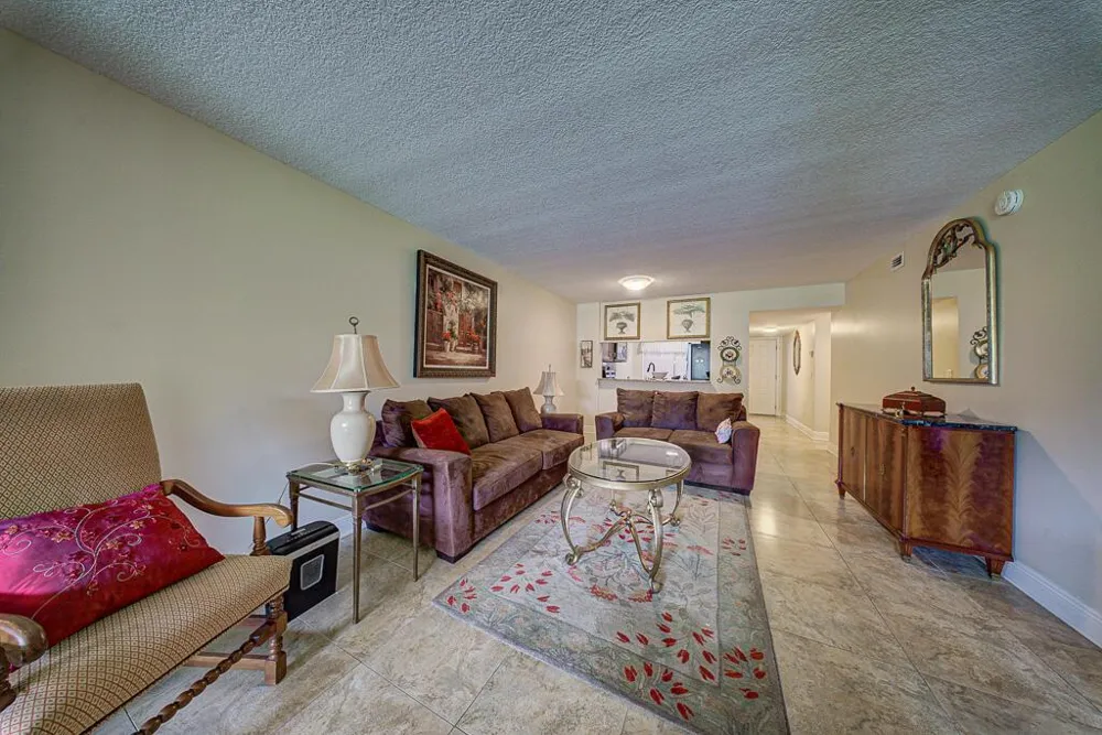7650 Tahiti Lane #105 Lake Worth, FL 33467