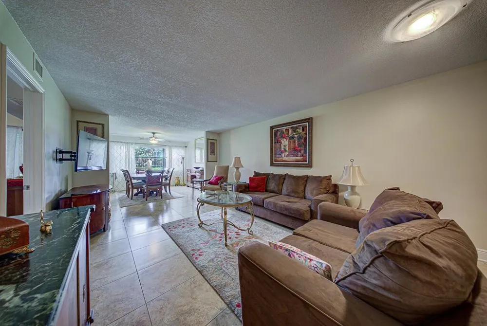 7650 Tahiti Lane #105 Lake Worth, FL 33467