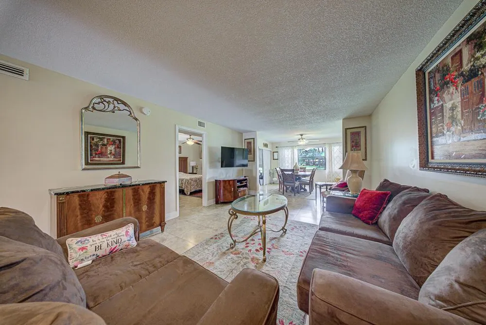 7650 Tahiti Lane #105 Lake Worth, FL 33467