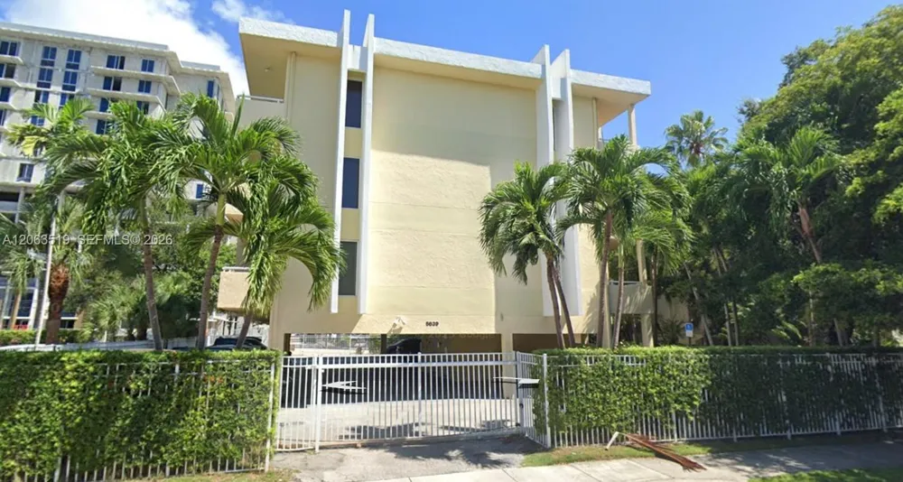 5839 SW 74th Ter #201 South Miami, FL 33143
