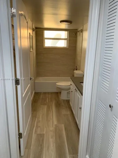 5839 SW 74th Ter #201 South Miami, FL 33143