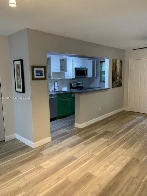 5839 SW 74th Ter #201 South Miami, FL 33143