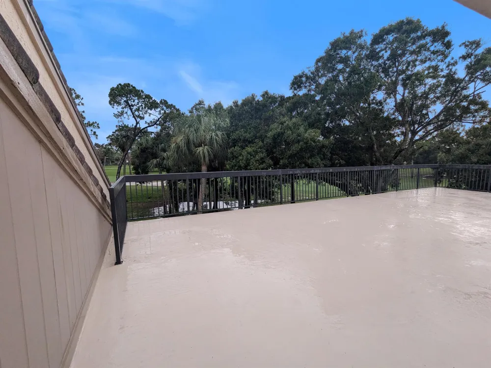 9460 MEADOWOOD DRIVE #203 Fort Pierce, FL 34951