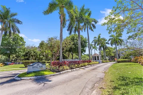 111 Royal Park Dr #1F
