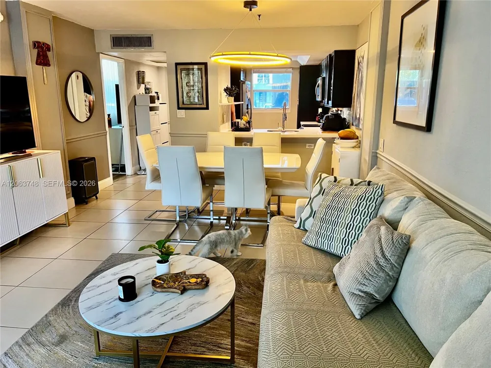 111 Royal Park Dr #1F Oakland Park, FL 33309