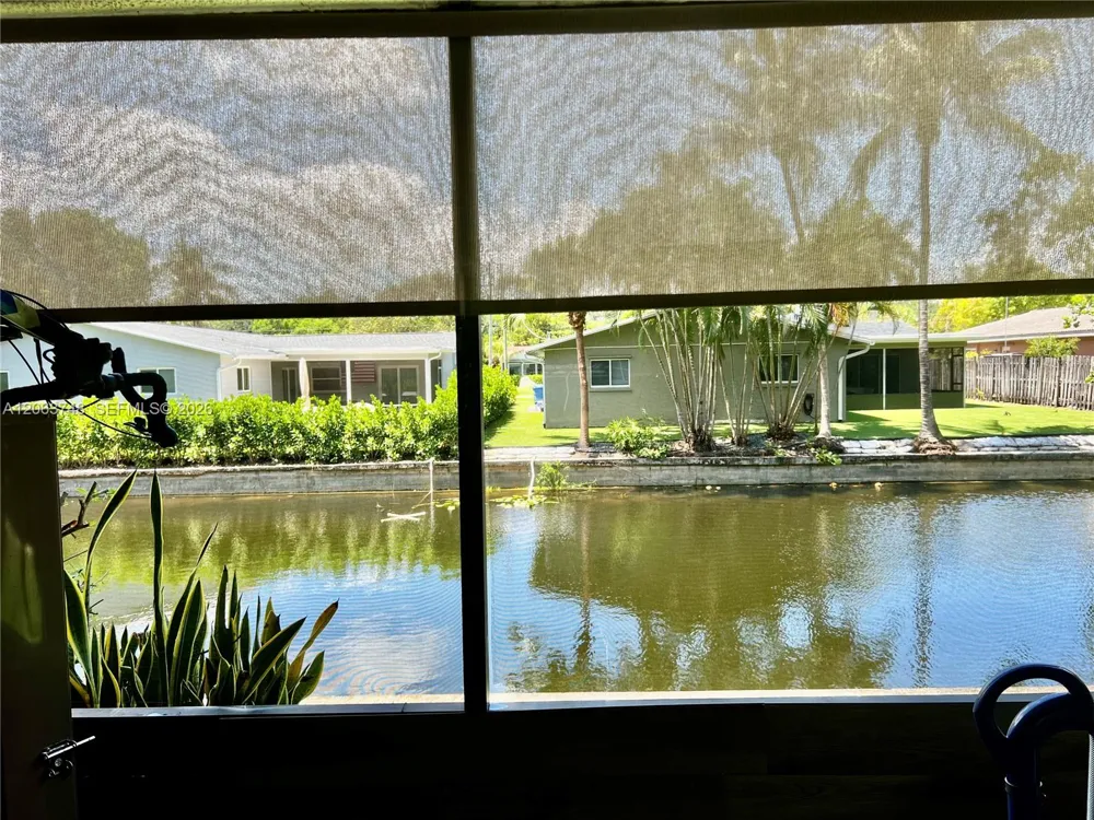 111 Royal Park Dr #1F Oakland Park, FL 33309