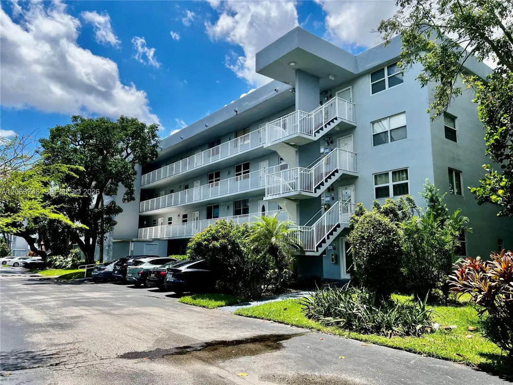 111 Royal Park Dr #1F Oakland Park, FL 33309
