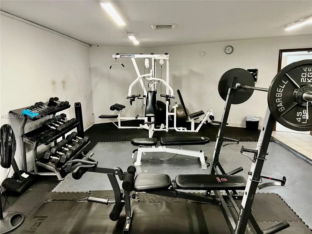 111 Royal Park Dr #1F Oakland Park, FL 33309