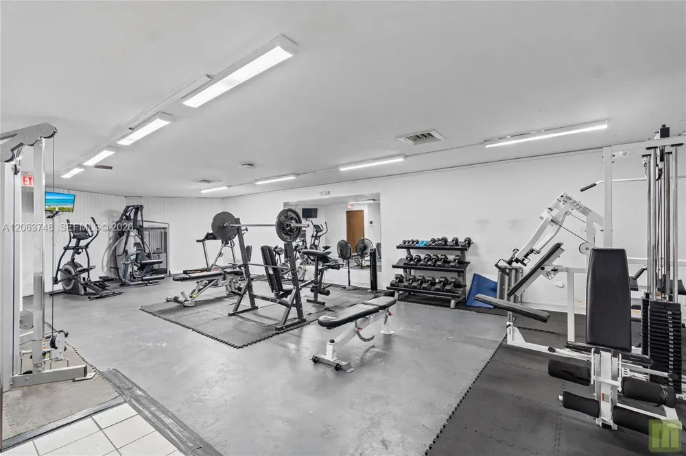 111 Royal Park Dr #1F Oakland Park, FL 33309