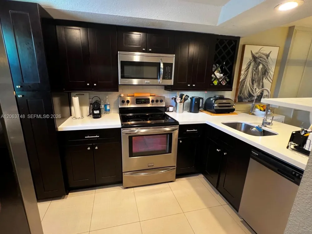 111 Royal Park Dr #1F Oakland Park, FL 33309