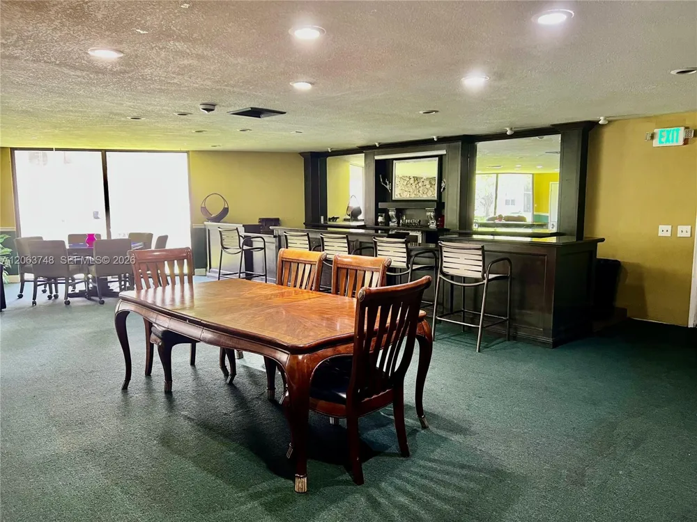 111 Royal Park Dr #1F Oakland Park, FL 33309