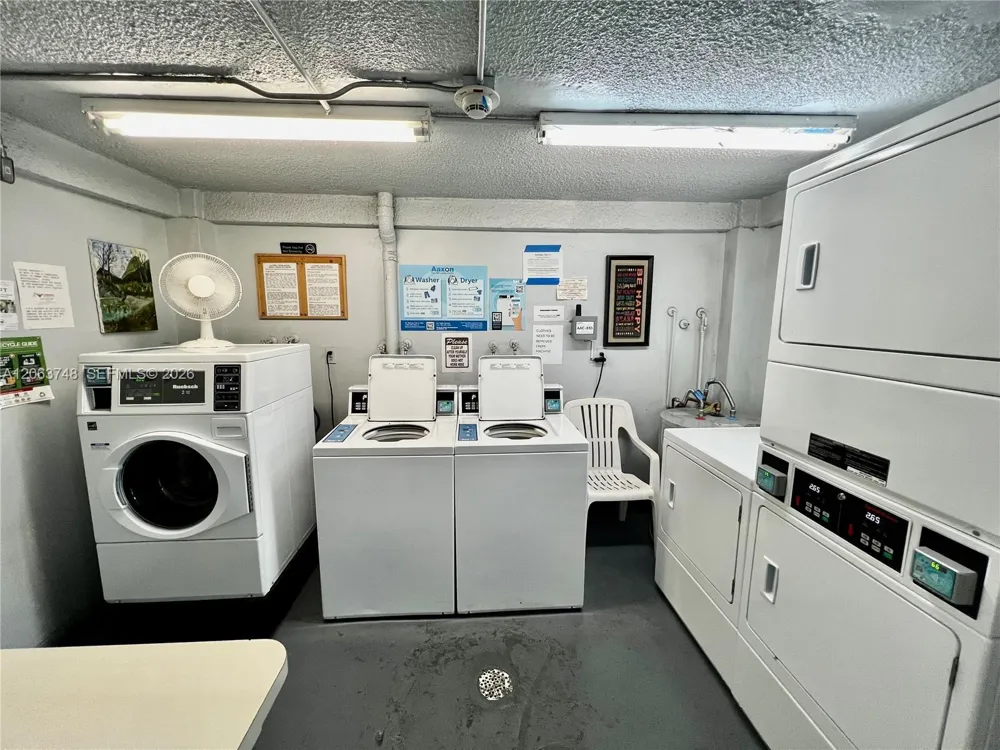 111 Royal Park Dr #1F Oakland Park, FL 33309