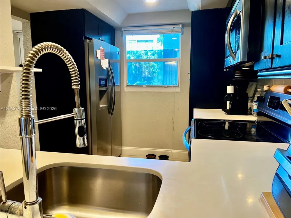 111 Royal Park Dr #1F Oakland Park, FL 33309