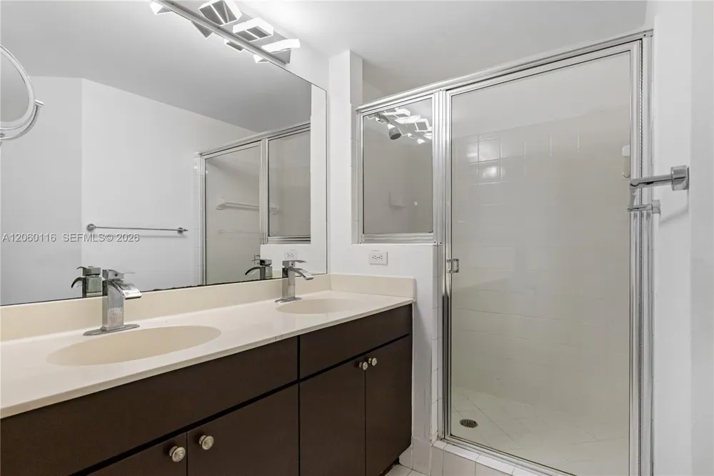 17150 Bay Rd #2320 Sunny Isles Beach, FL 33160