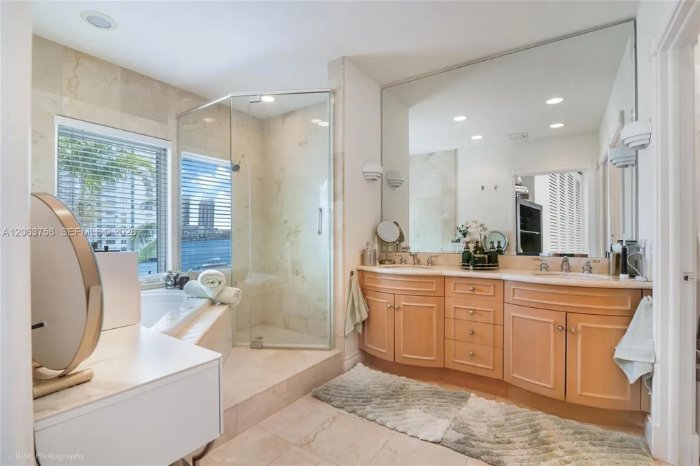3972 NE 171st St North Miami Beach, FL 33160
