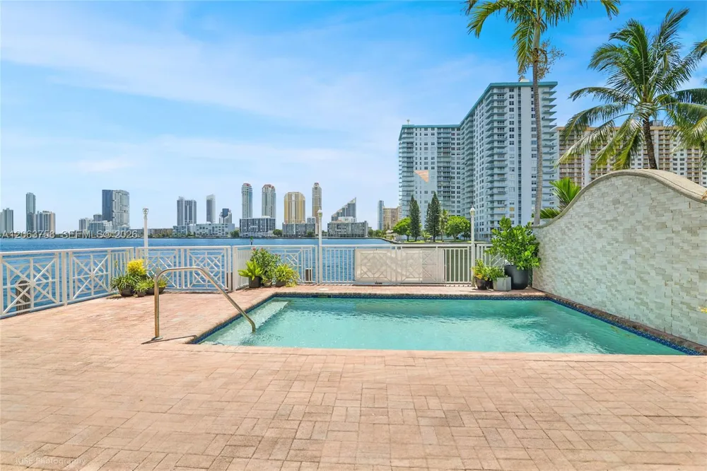 3972 NE 171st St North Miami Beach, FL 33160