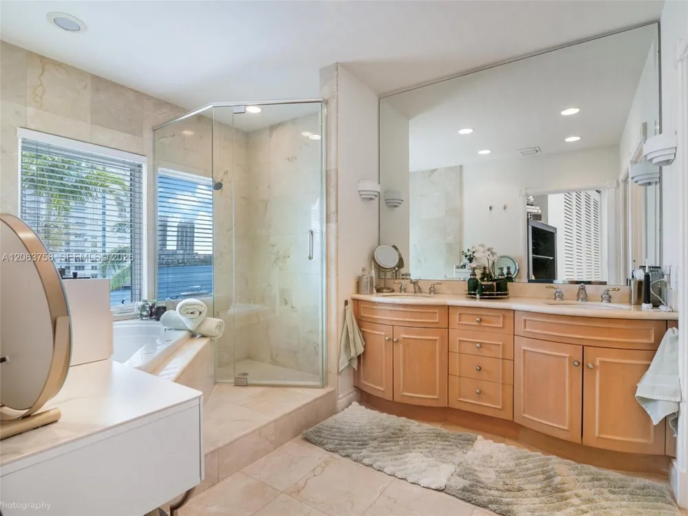 3972 NE 171st St North Miami Beach, FL 33160