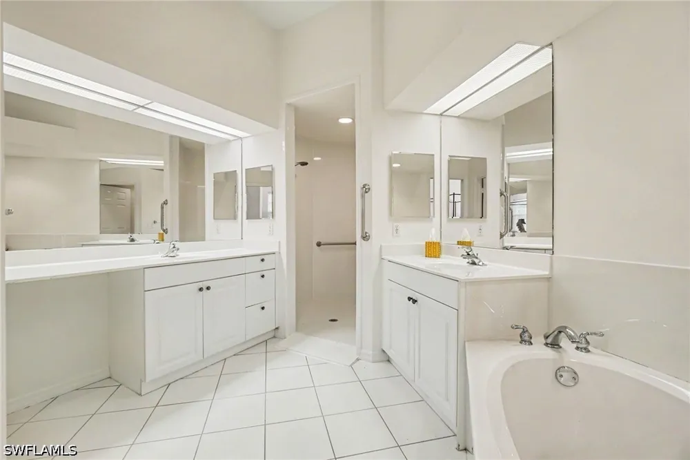 Cape Roman Road #102 Estero, FL 34135