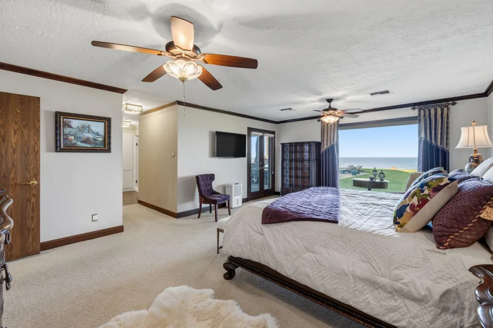 11212 Cedar Gully Road Beach City, TX 77523