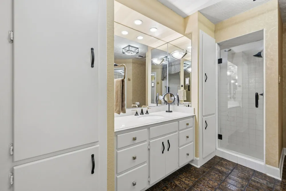 11212 Cedar Gully Road Beach City, TX 77523