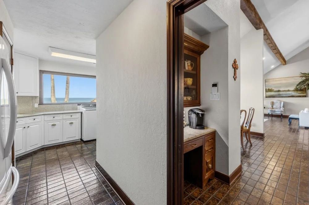 11212 Cedar Gully Road Beach City, TX 77523