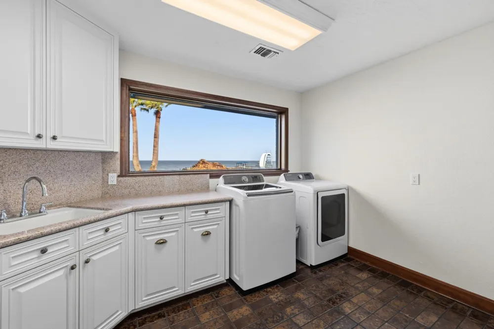 11212 Cedar Gully Road Beach City, TX 77523