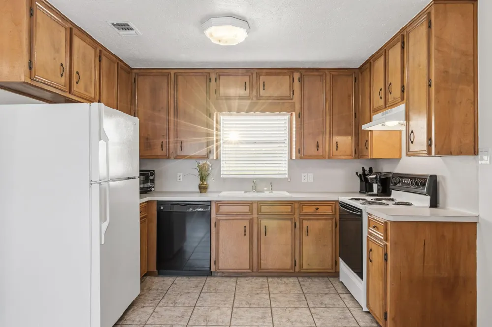 11212 Cedar Gully Road Beach City, TX 77523