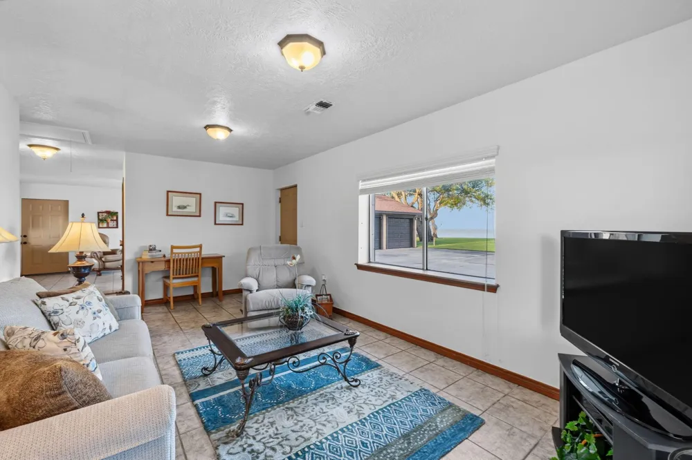 11212 Cedar Gully Road Beach City, TX 77523