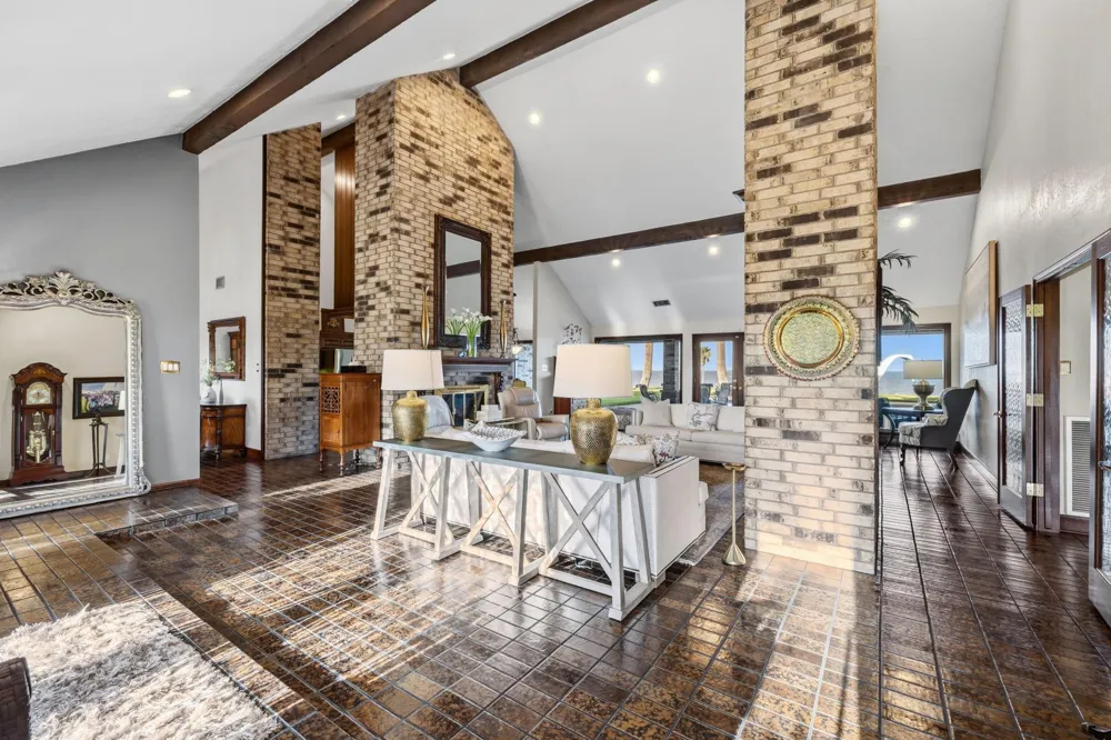 11212 Cedar Gully Road Beach City, TX 77523