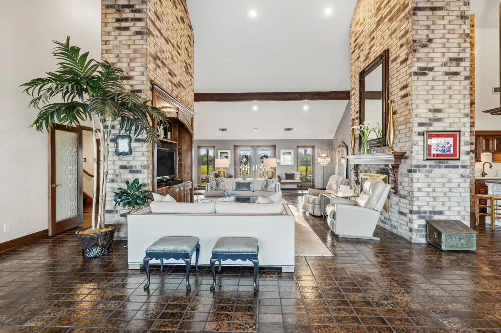 11212 Cedar Gully Road Beach City, TX 77523