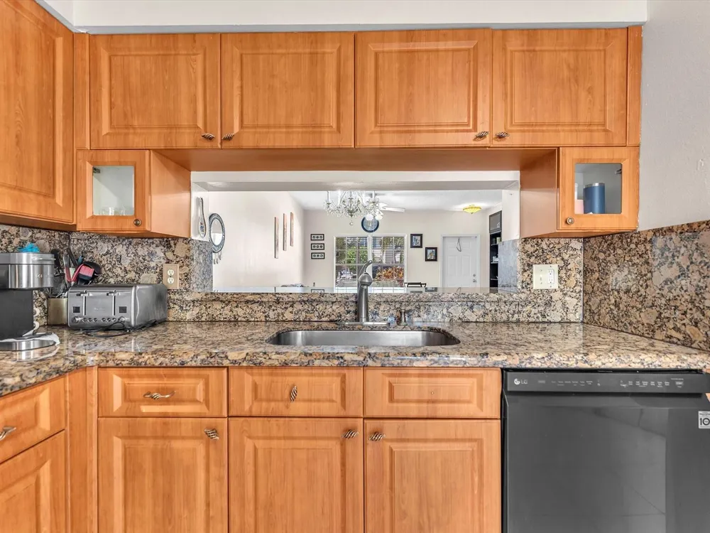 9850 NW 57TH Manor Coral Springs, FL 33076
