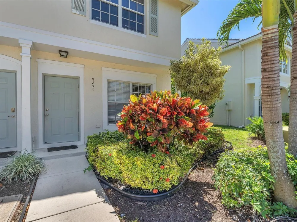 9850 NW 57TH Manor Coral Springs, FL 33076