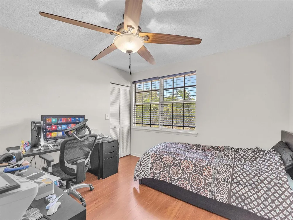 9850 NW 57TH Manor Coral Springs, FL 33076