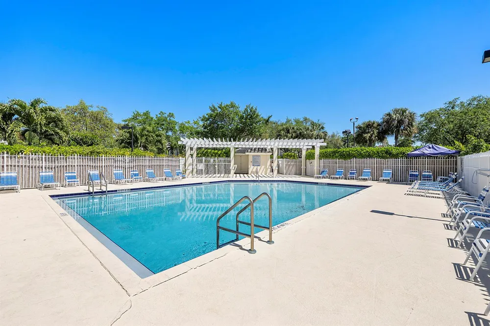 9850 NW 57TH Manor Coral Springs, FL 33076