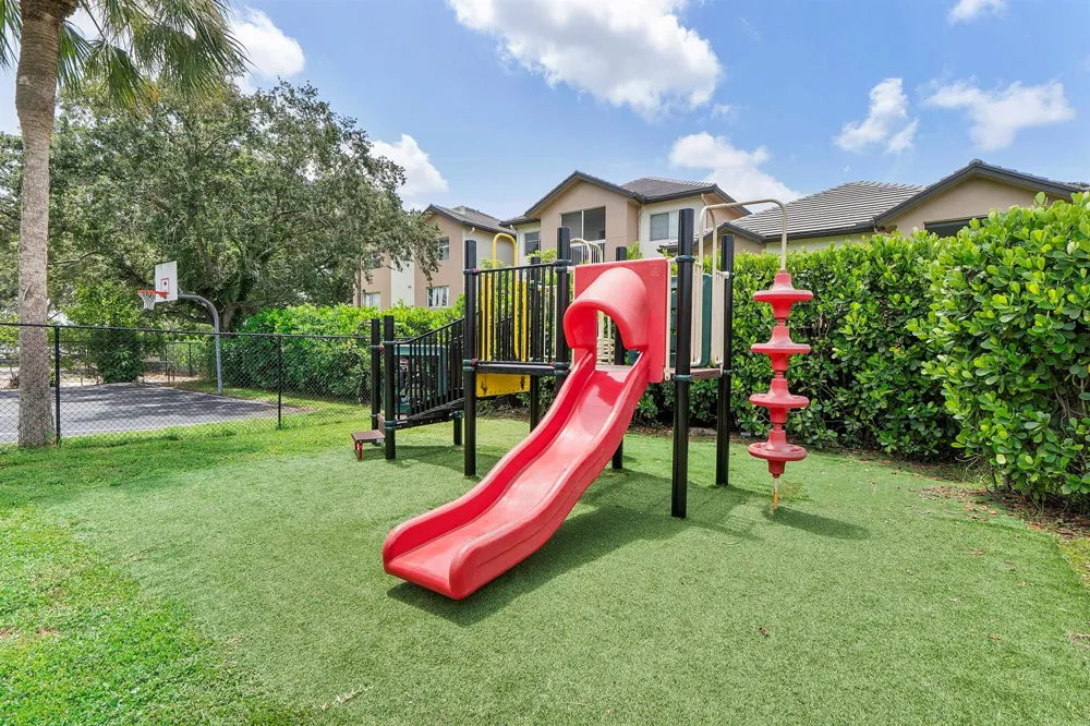 9850 NW 57TH Manor Coral Springs, FL 33076