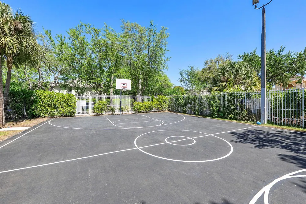 9850 NW 57TH Manor Coral Springs, FL 33076