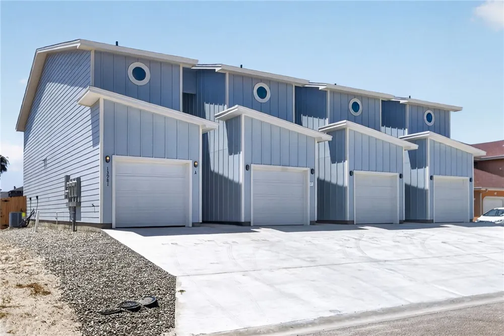 13981 Ports O Call Drive Corpus Christi, TX 78418