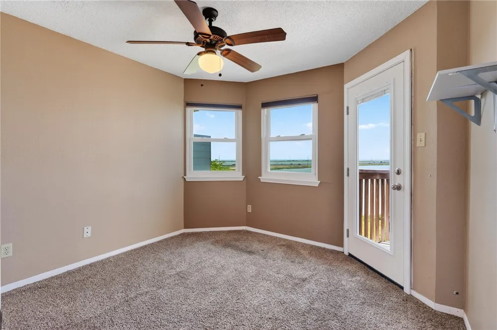 1001 W Bayview Boulevard #O Portland, TX 78374