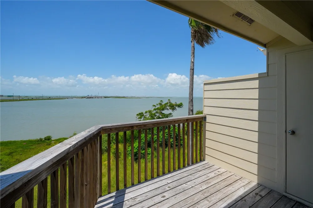 1001 W Bayview Boulevard #O Portland, TX 78374
