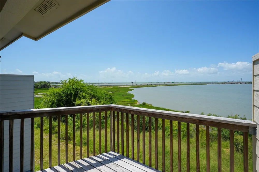 1001 W Bayview Boulevard #O Portland, TX 78374