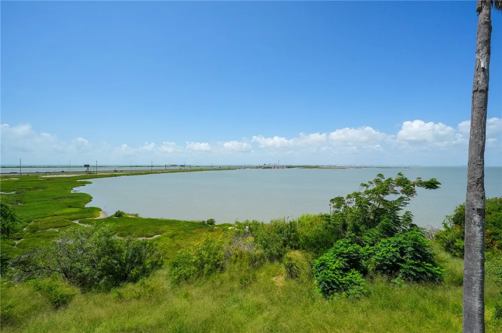 1001 W Bayview Boulevard #O Portland, TX 78374