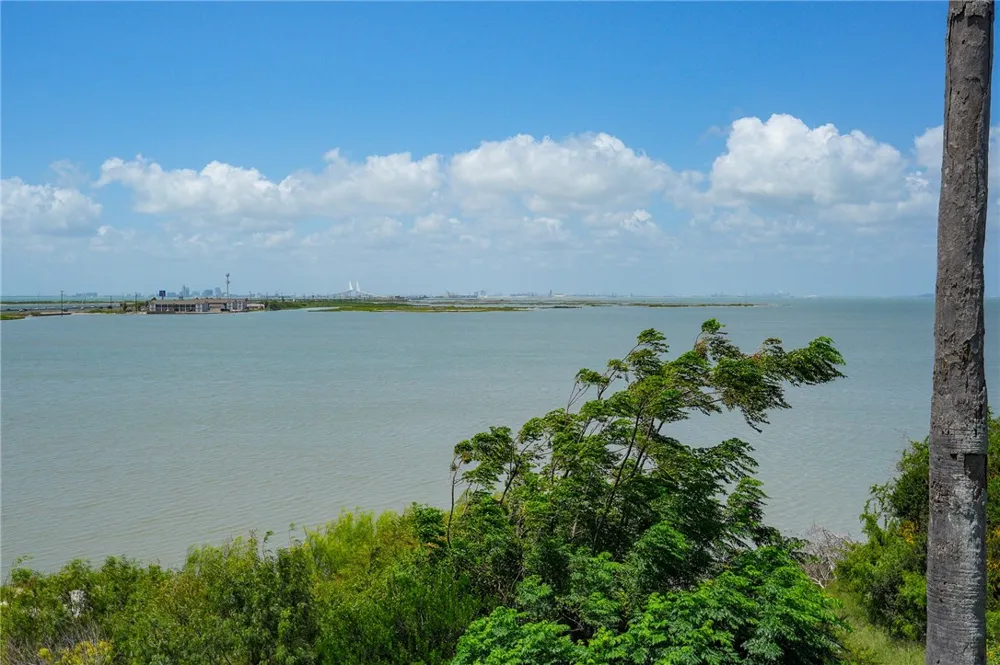 1001 W Bayview Boulevard #O Portland, TX 78374