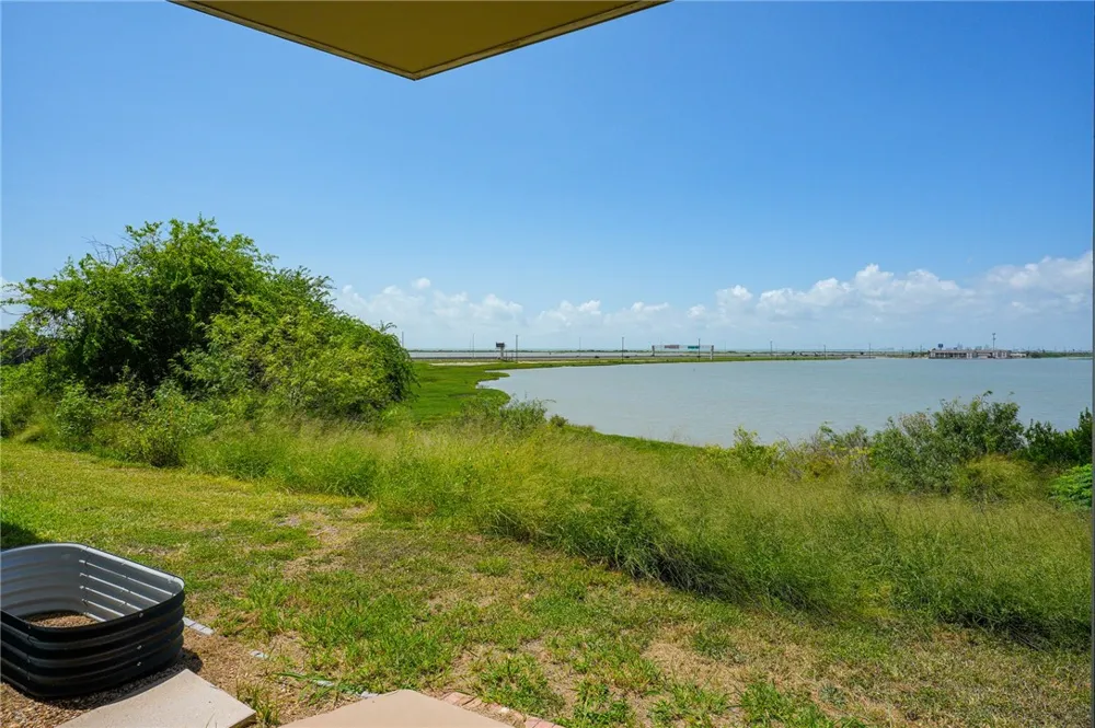 1001 W Bayview Boulevard #O Portland, TX 78374