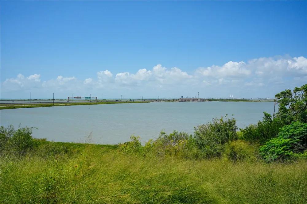 1001 W Bayview Boulevard #O Portland, TX 78374