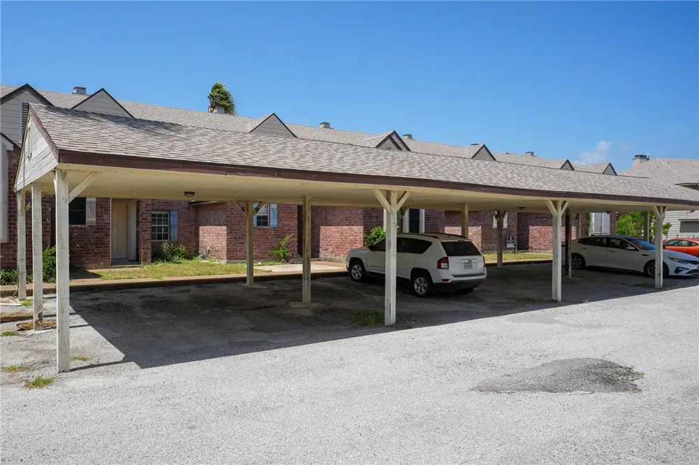 1001 W Bayview Boulevard #O Portland, TX 78374