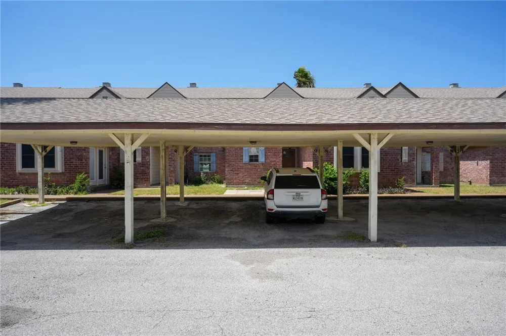 1001 W Bayview Boulevard #O Portland, TX 78374