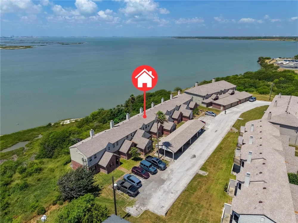 1001 W Bayview Boulevard #O Portland, TX 78374