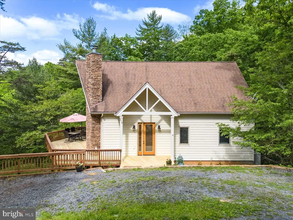 218 NELSON WAY Basye, VA 22810