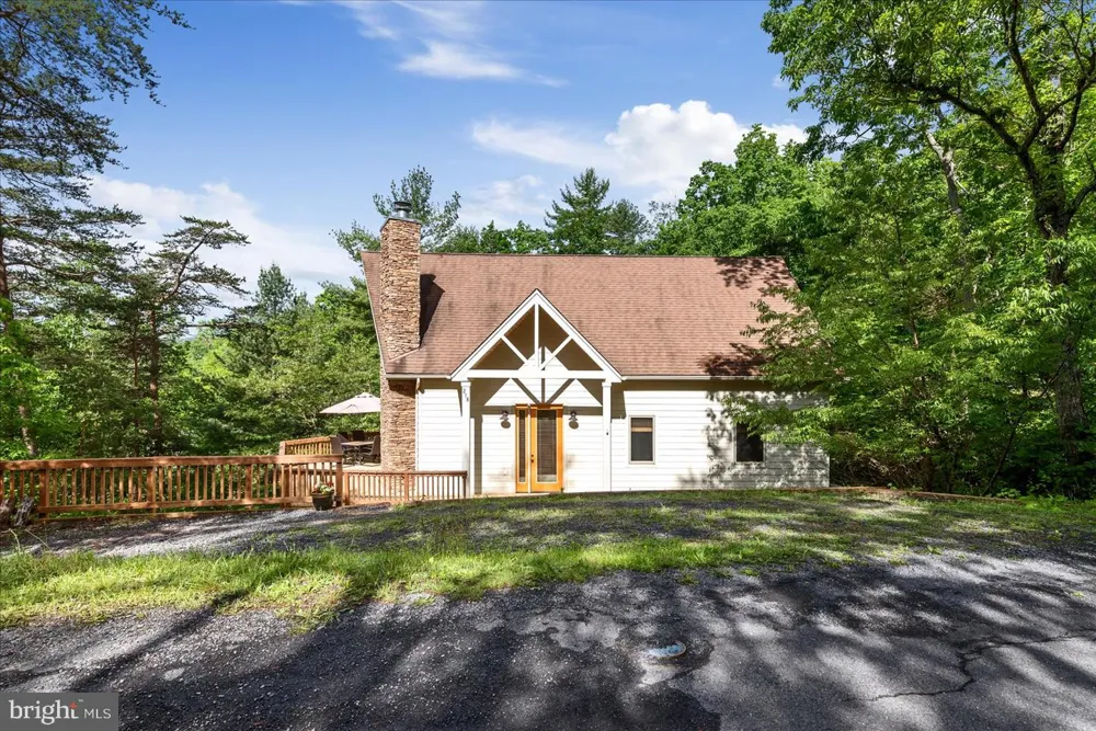 218 NELSON WAY Basye, VA 22810